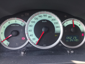 Toyota Corolla Verso (8 foto / 15)