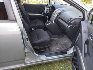 Toyota Corolla Verso (11 foto / 15)