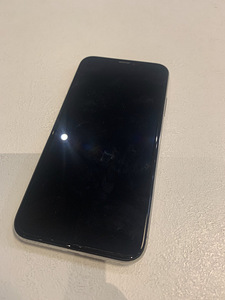 Продается iPhone X Silver 64GB (5 фото из 7)