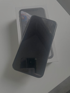 Müüa iPhone XR must, 64GB (1 foto / 4)