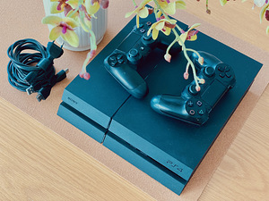 Playstation 4 / PS4 / DualSense x2 (1 foto / 2)