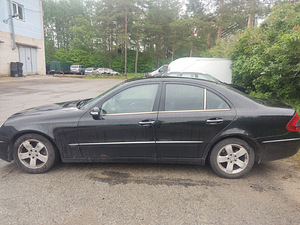 Mercedes-benz e270 2.7 130kw 2003 (3 foto / 8)