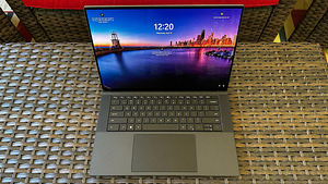 Dell XPS 9530 15" OLED / i7-13700H / 32GB DDR5 / RTX4050 (1 foto / 1)