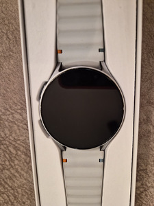 Galaxy Watch7 (3 foto / 5)