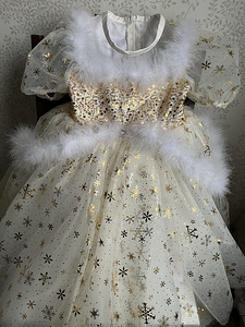 Kleit Snow Maiden Snegurochka (1 foto / 5)