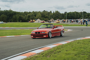 BMW 318 кабриолет (1 фото из 5)