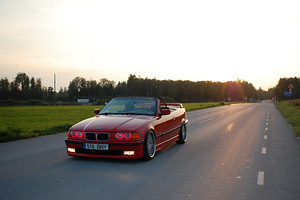 BMW 318 кабриолет (2 фото из 5)