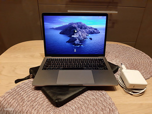 MacBook Pro 13 2017 (1 foto / 1)