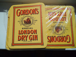 Klaasialus GIN GORDONS (1769) (1 foto / 2)