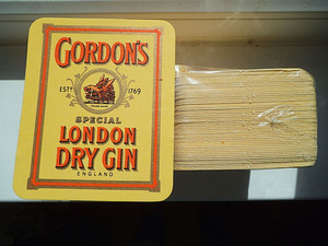 Klaasialus GIN GORDONS (1769) (2 foto / 2)