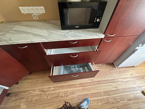 Кухонная мебель (5 фото из 8)