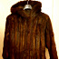 Куртка из меха с кожаными вставками с капюшоном (фото #2)