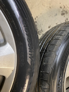5x114,3 R17 Диски с резиной 215/55 R17 (2 фото из 4)