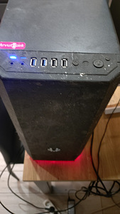Arvuti ja monitor (7 foto / 8)