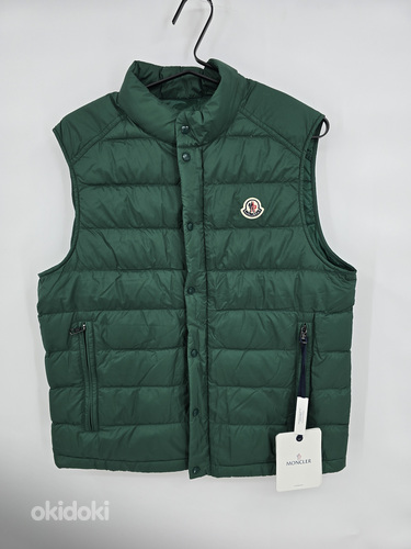 Moncler Barthe down vest size 2, original