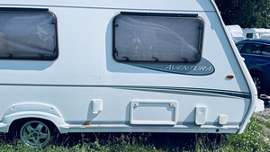 Haagissuvila Swift AVENTURA 320 (2 foto / 9)