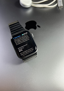 Apple Watch Series 4 GPS 44mm Graphite Aluminium aku.83% (2 foto / 10)