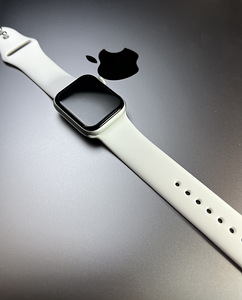Apple Watch Series 4 GPS 40mm Aluminium Silver BH88% (4 foto / 5)