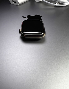 Apple Watch Series 6 GPS+LTE 40mm Gold Stainless Steel BH88% (2 foto / 10)
