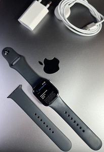 Apple Watch SE GPS 40mm Aluminium Graphite BH85% (3 foto / 8)