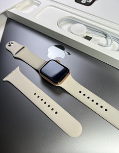 Apple Watch SE GPS + LTE 40mm Aluminium Gold BH100% (1 foto / 9)