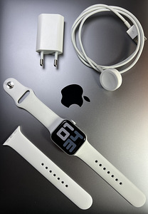 Apple Watch Series 5 GPS 40mm Aluminium Silver BH87% (1 foto / 7)