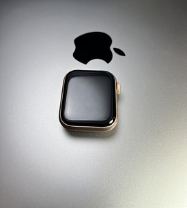 Apple Watch Series 4 GPS 40mm Gold Aluminium BH83% (3 foto / 8)