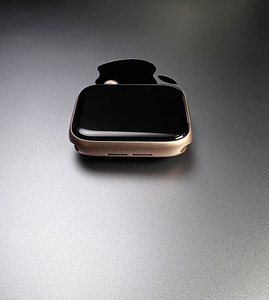 Apple Watch SE GPS 44mm Aluminium Gold BH72% (8 foto / 9)