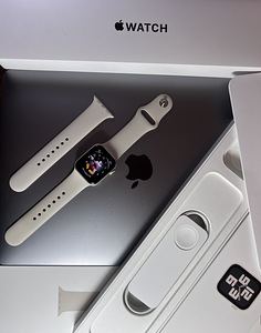 Apple Watch SE Gen.2 GPS 40mm Starlight Aluminum BH 84% (1 foto / 8)