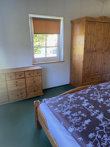 Magamistoas puitmööbli komplekt (4 foto / 5)