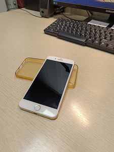 iPhone 7 Plus 32 ГБ золотой (2 фото из 6)