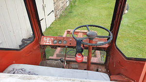 Traktor T 16 niiduseadmega (5 foto / 6)