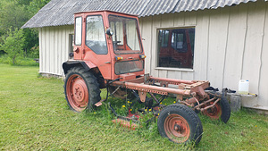 Traktor T 16 niiduseadmega (6 foto / 6)