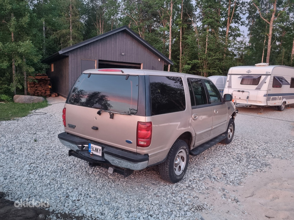 Ford Expedition (фото #3)