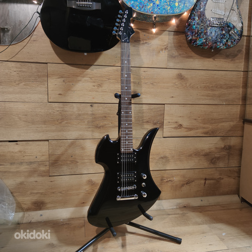 Электрогитара Rock Series – Чёрная Мощь и Энергия Сцены!