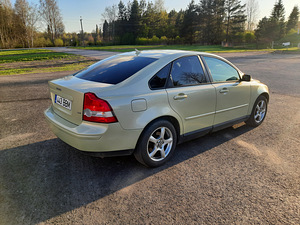 Volvo S40 2.4i (3 foto / 7)