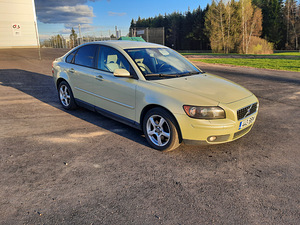 Volvo S40 2.4i (4 foto / 7)