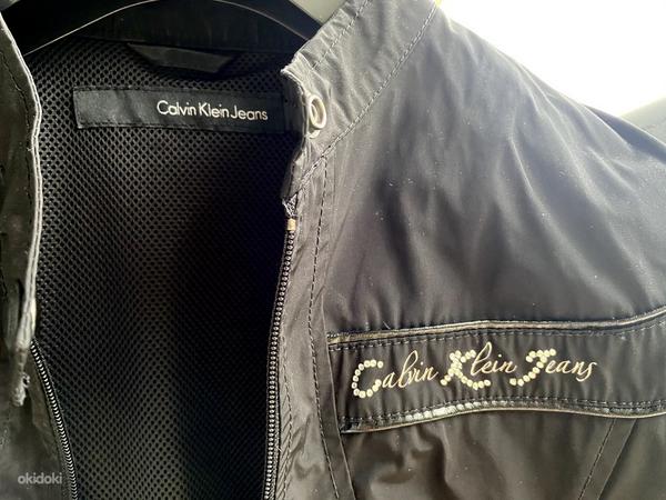 Calvin Klein куртка (фото #2)