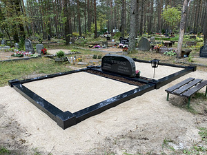 Hauakivi ja hauapiir (4 foto / 9)