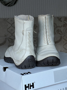 Naiste talvesaapad Helly Hansen 37 (2 foto / 4)