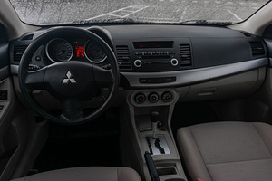 Mitsubishi Lancer 1.5 80kW (9 foto / 11)