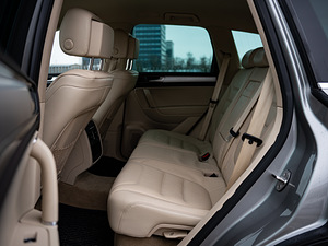 Volkswagen Touareg (10 foto / 14)