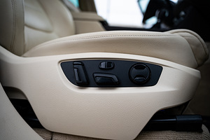 Volkswagen Touareg (12 foto / 14)