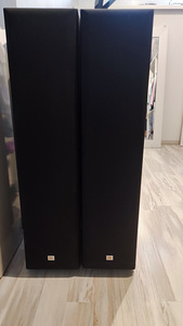 Напольные колонки JBL (3 фото из 3)