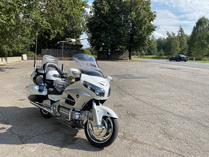 Honda Goldwing 1800 (1 foto / 3)