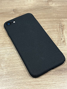 iPhone 7/8/SE õhuke kaitsümbris/ kate/ case (1 foto / 3)