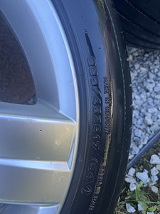 Продаются Audi 17” литые диски с летними шинами (3 фото из 5)