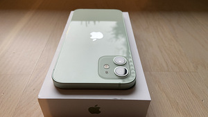 Apple iPhone 12 128GB зелёный (5 фото из 8)