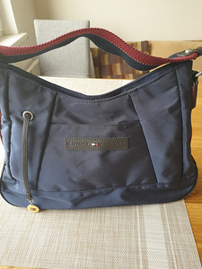 Сумка Tommy Hilfiger (1 фото из 10)