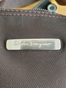 Salvatore Ferragamo meeste kott (3 foto / 9)